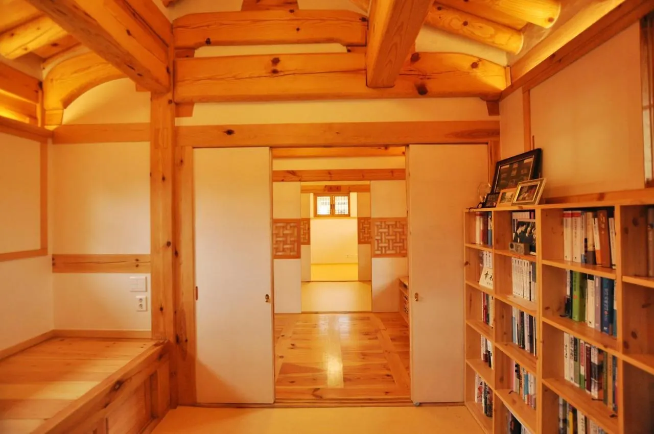 Chaehyodang Hanok Stay Seoul Lodge